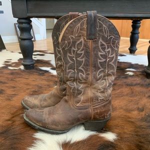 Shyanne Medium Toe Boots